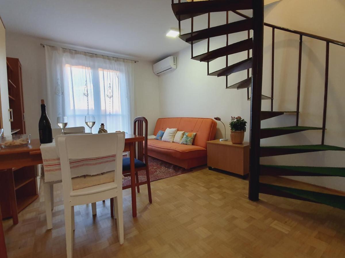 Apartment Gracijela Porec Exterior photo